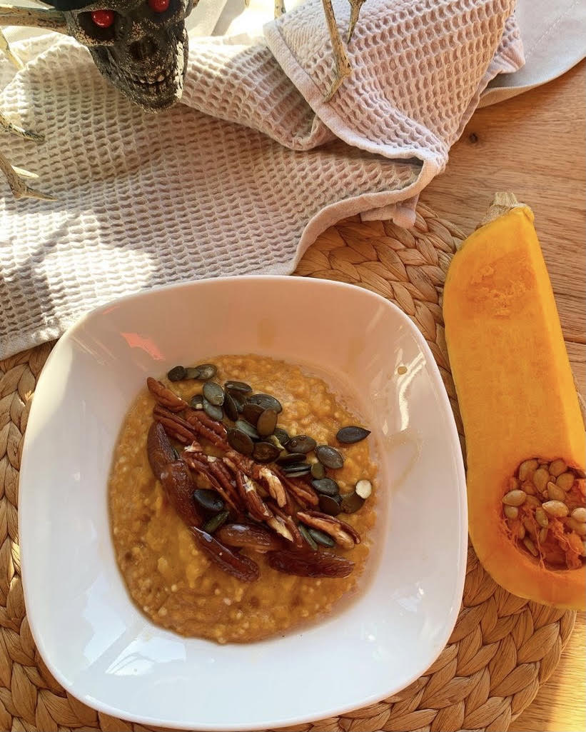 Smoothie bowl courge et fruits secs